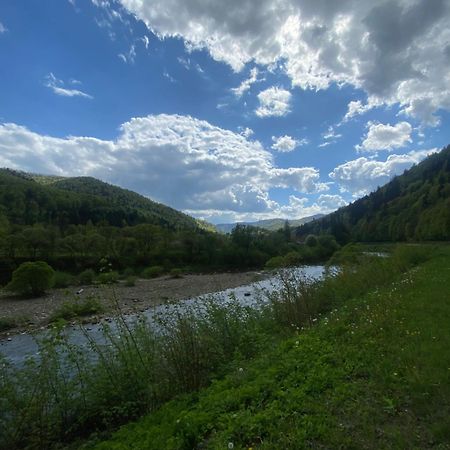 Karpats'Kyi Kalejdoskop Hotel Szlavszke Kültér fotó